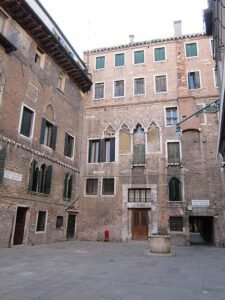 Marco Polo's Epic Journey on the Silk Road 1 Corte Seconda del Milion, Venice, next to Polo's house, is named after the nickname of Polo, Il Milione