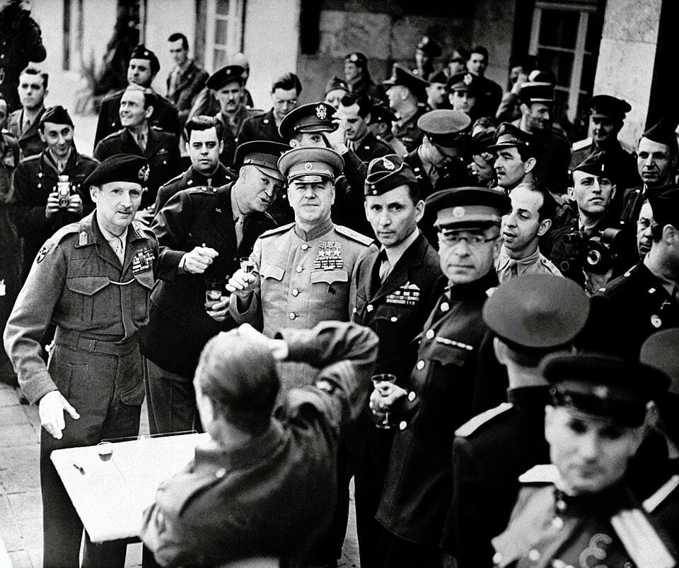 Dwight D. Eisenhower: From D-Day Commander to Cold War President 6 Eisenhower sharing a toast with Zhukov, Montgomery and other Allied officials, June 1945