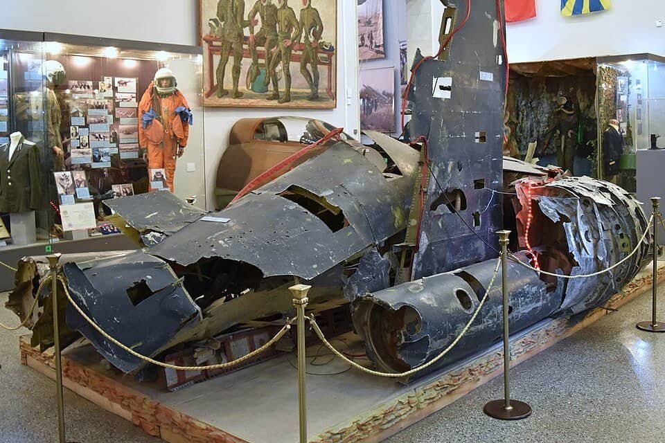 Dwight D. Eisenhower: From D-Day Commander to Cold War President 9 The wreckage of the American Lockheed U-2 Dragon Lady on display at the Central Armed Forces Museum in Moscow