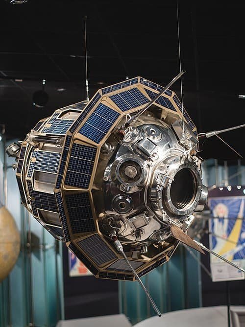 The Soviet Space Program: History, Achievements, and Failures (1930s–1970s) 7 Luna 3 flyby spacecraft model