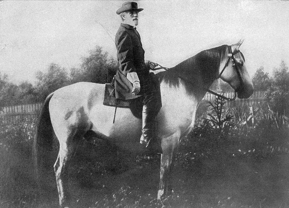 Who Was Robert E. Lee? The Tragic Story of the Confederate Commander 5 Lee mounted on his horse Traveller in September 1866